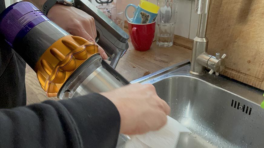 Dyson Vorfilter reinigen